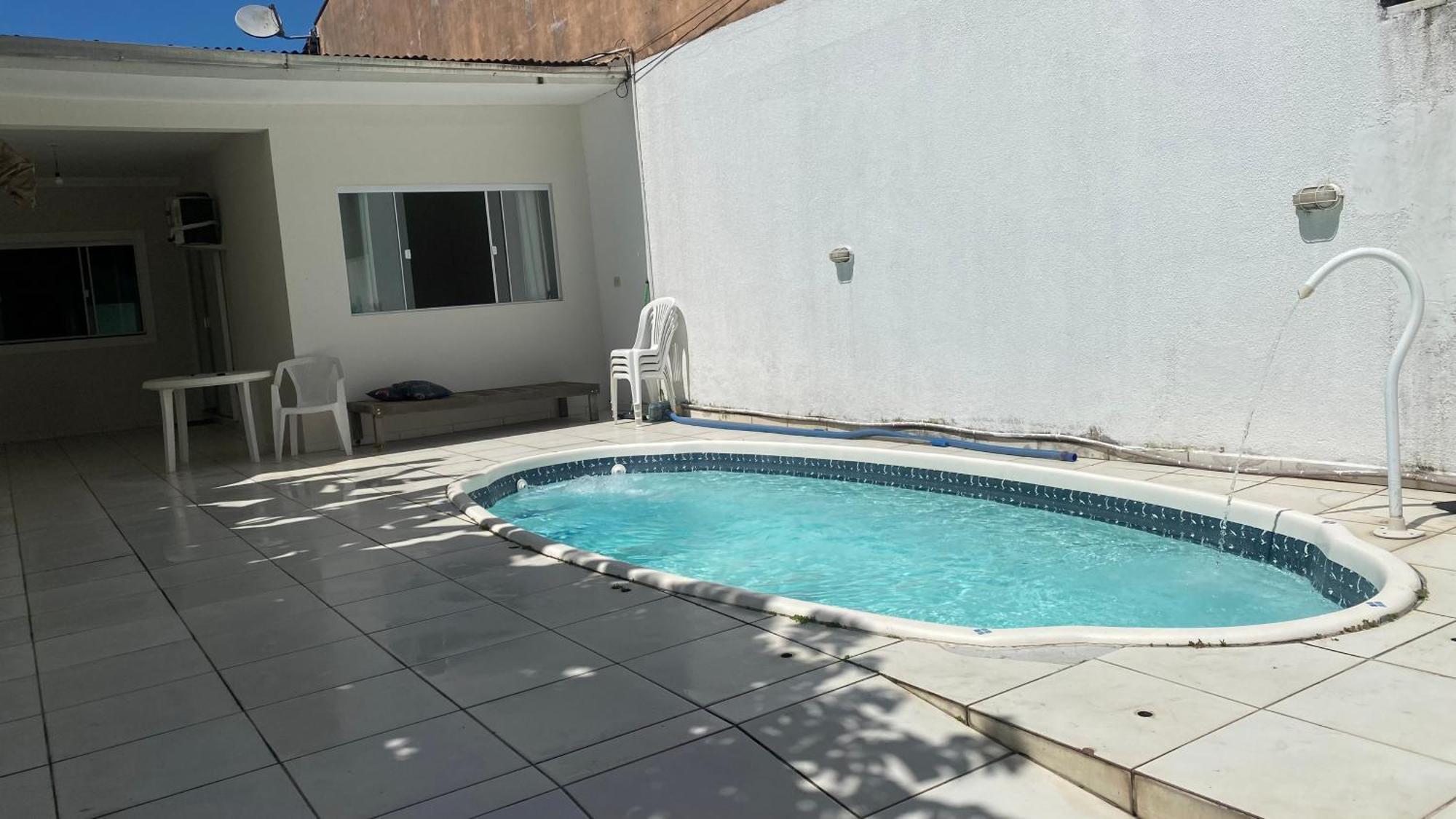 Casa de férias Casa De 2 Quartos Com Piscina *