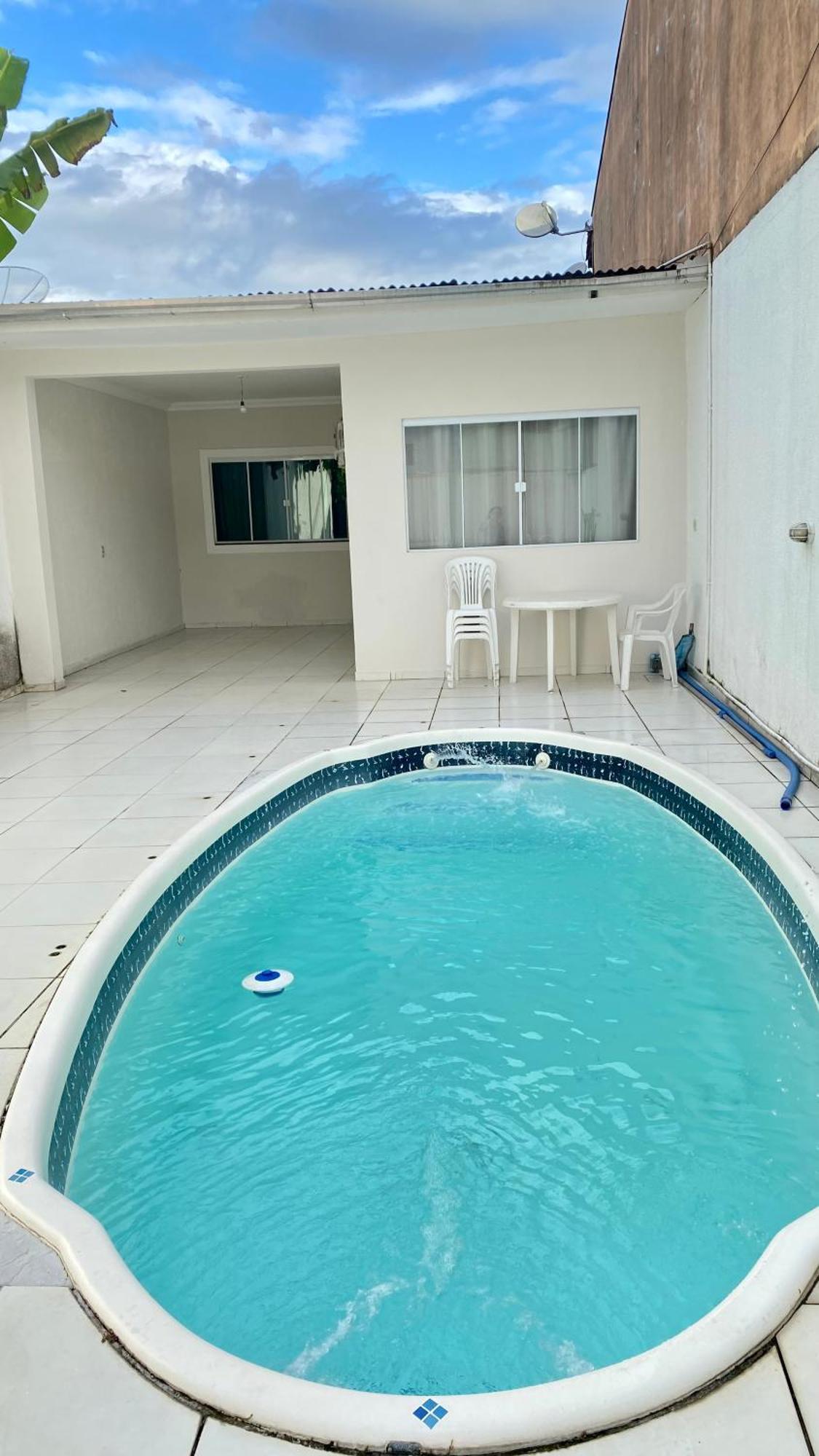 Casa De 2 Quartos Com Piscina *